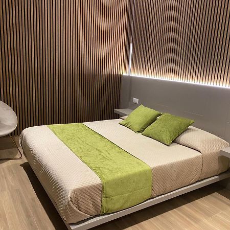 Th Luxury Central كاتانيا المظهر الخارجي الصورة