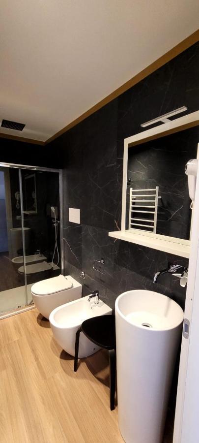 Th Luxury Central كاتانيا المظهر الخارجي الصورة